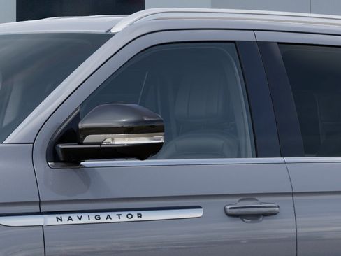 New 2027 Lincoln Navigator Premiere RWD image 20