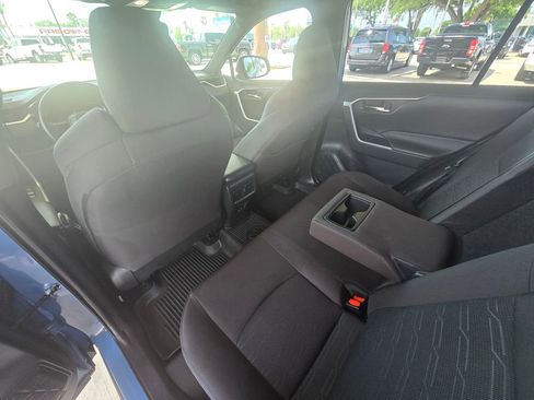 Used 2023 Toyota RAV4 SE w/ Convenience Package AWD/4WD image 12