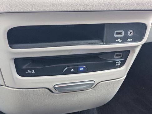 Used 2018 Chrysler Pacifica Touring-L Plus image 25