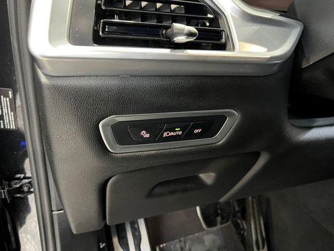 Used 2024 BMW X7 M60i w/ Executive Package image 37