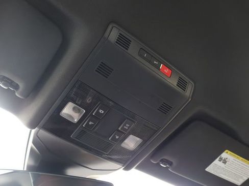 Used 2025 Volkswagen Jetta Sport image 21