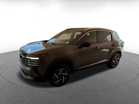 Used 2026 Nissan Kicks SV w/ Cold Weather Package FWD image 8