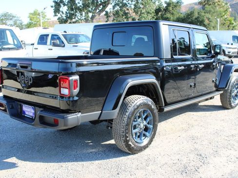 New 2026 Jeep Gladiator Sport AWD/4WD image 4