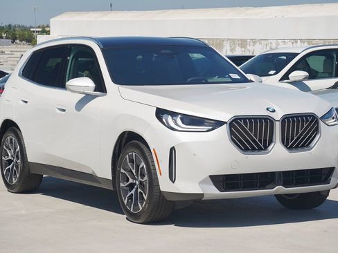 Used 2026 BMW X3 xDrive30i w/ Convenience Package AWD/4WD image 3