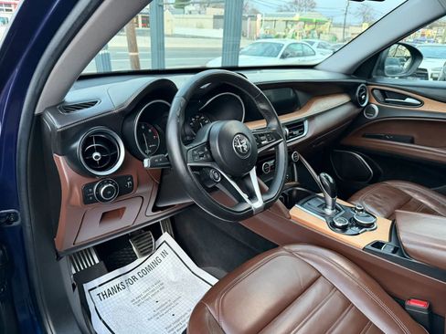 Used 2019 Alfa Romeo Stelvio Ti Lusso w/ Quick Order Package 22X Lusso AWD/4WD image 13