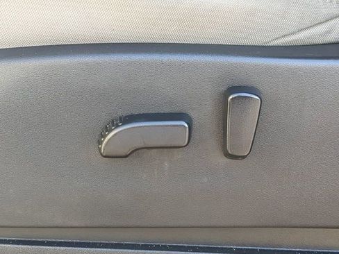 Used 2023 Nissan Frontier SV w/ SV Convenience Package image 22