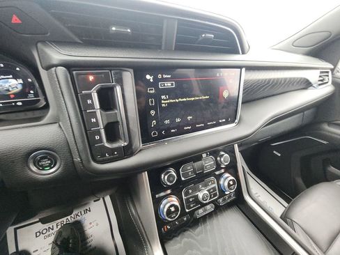 Used 2024 GMC Yukon XL Denali w/ Advanced Technology Package image 16