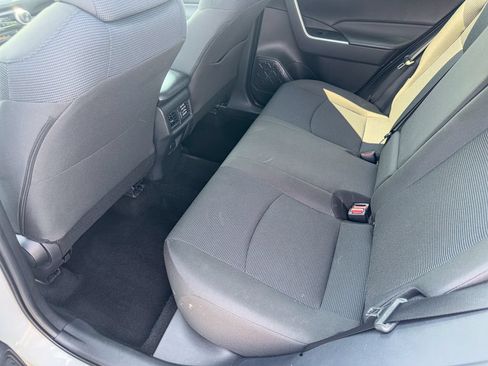 Used 2025 Toyota RAV4 LE AWD/4WD image 16