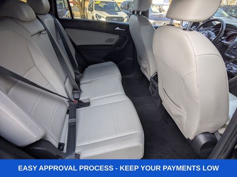 Used 2021 Volkswagen Tiguan SEL AWD/4WD image 14