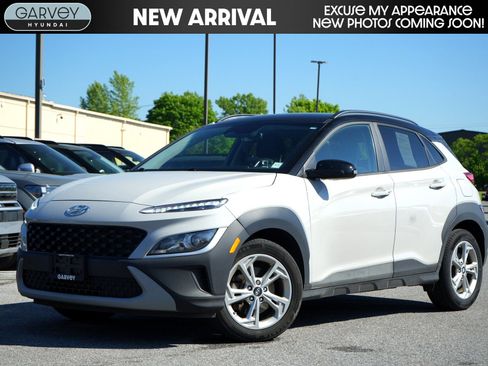 Certified 2022 Hyundai Kona SEL w/ Cargo Package AWD/4WD image 1