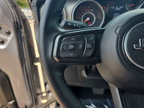Used 2018 Jeep Wrangler Unlimited Sport S AWD/4WD image 18