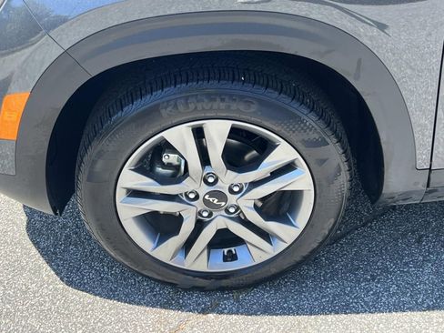 Used 2023 Kia Seltos S w/ Navigation Package FWD image 11
