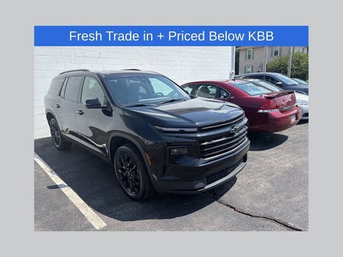Used 2024 Chevrolet Traverse LT w/ Midnight/Sport Edition FWD image 1