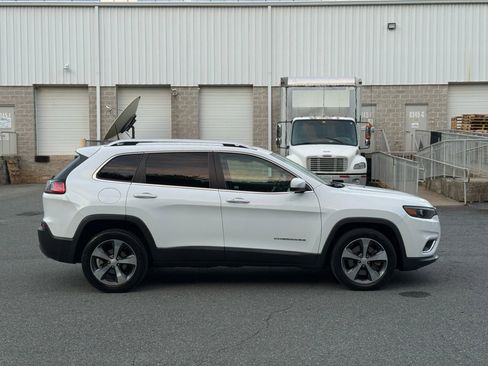 Used 2019 Jeep Cherokee Limited image 15