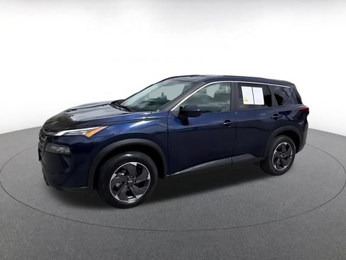 Used 2025 Nissan Rogue SV FWD image 6