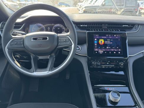 New 2025 Jeep Grand Cherokee L Altitude AWD/4WD image 18
