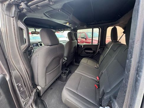 Used 2019 Jeep Wrangler Unlimited Sport S AWD/4WD image 16