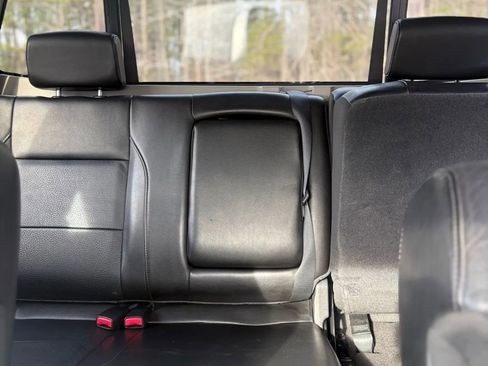 Used 2011 Nissan Titan SL w/ SL Technology Pkg image 25