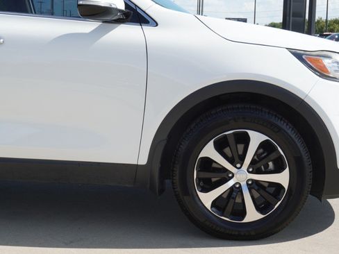 Used 2016 Kia Sorento EX w/ EX Premium Package FWD image 9