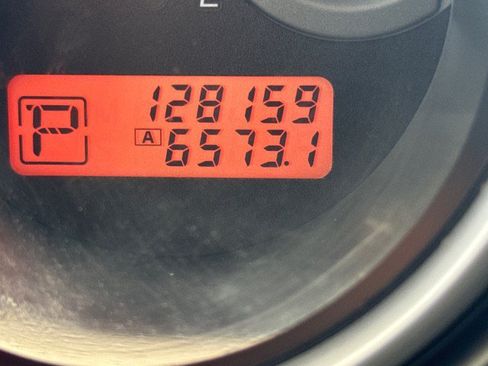 Used 2012 Nissan Versa 1.8 S FWD image 11