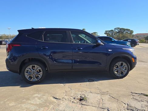 New 2026 Kia Seltos LX AWD/4WD image 8