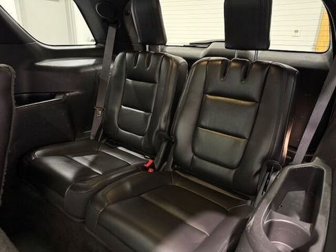 Used 2014 Ford Explorer Limited image 32