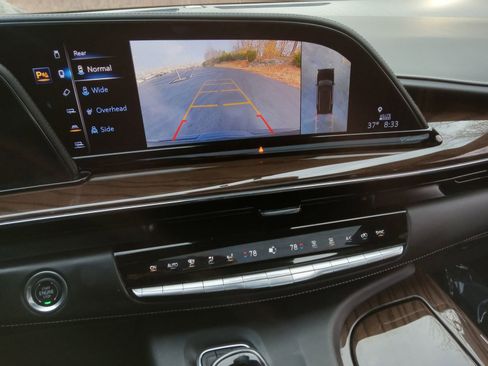 Used 2024 Cadillac Escalade Sport Platinum w/ LPO, ONYX Package image 16