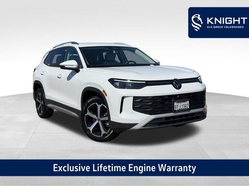 Certified 2025 Volkswagen Tiguan SE AWD/4WD image 1
