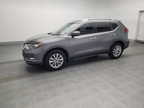 Used 2019 Nissan Rogue SV image 2