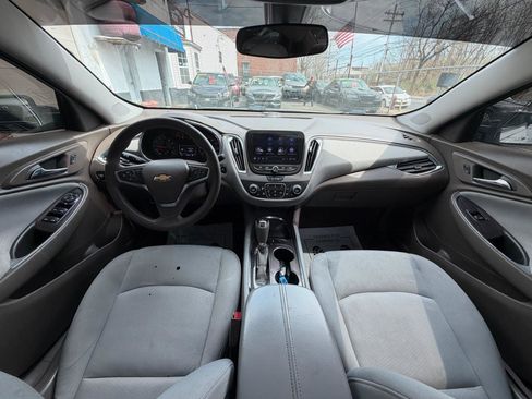 Used 2020 Chevrolet Malibu LT image 35