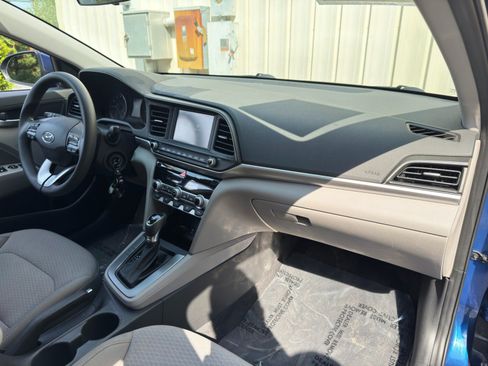 Used 2020 Hyundai Elantra SEL FWD image 13