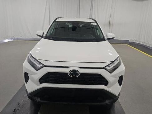 Used 2022 Toyota RAV4 XLE w/ Carpet Mat Package (TMS) image 14