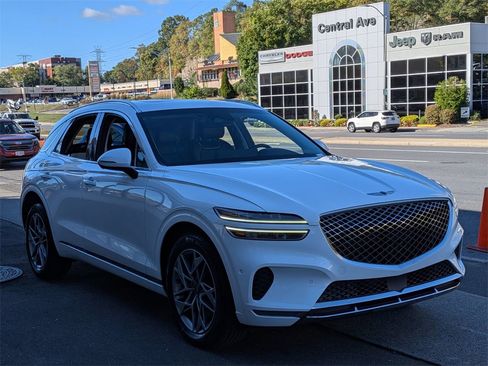 Used 2022 Genesis GV70 2.5T w/ Advanced Package image 4