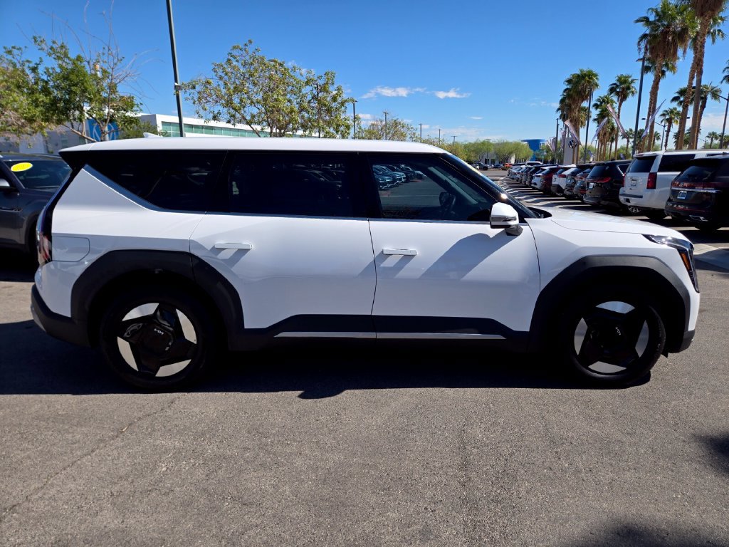 Used 2026 Kia EV9 Light RWD image 7