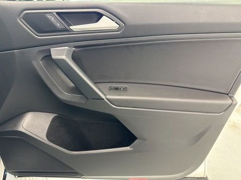 Used 2019 Volkswagen Tiguan SE w/ Panoramic Sunroof Package image 29
