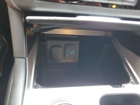 Used 2020 Ford Explorer XLT AWD/4WD image 30