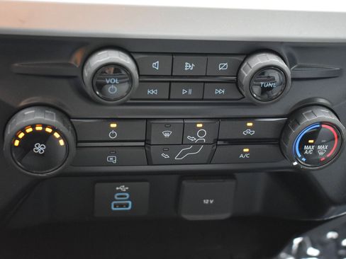 Used 2024 Ford F350 XLT AWD/4WD image 27