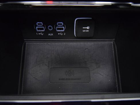 Used 2023 Jeep Grand Cherokee Overland w/ Luxury Tech Group IV AWD/4WD image 38