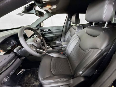 New 2026 Jeep Compass Latitude AWD/4WD image 14