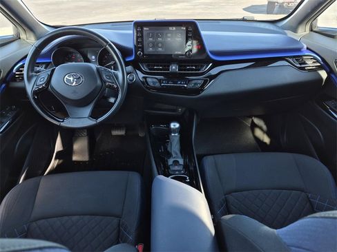 Used 2022 Toyota C-HR XLE image 30