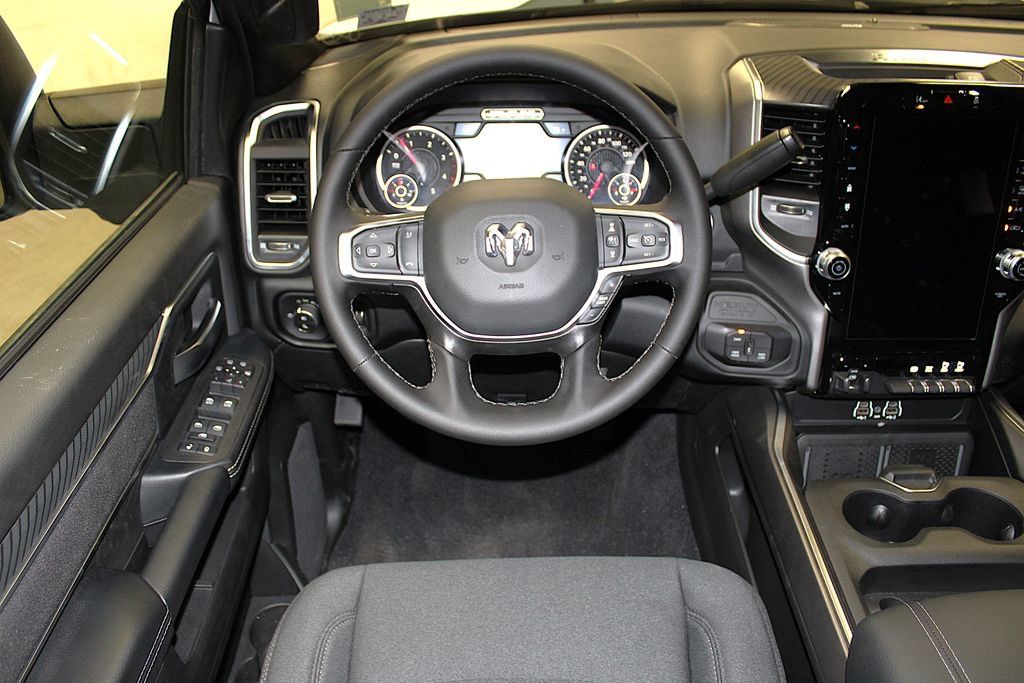 New 2026 RAM 2500 Big Horn AWD/4WD image 13