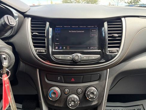 Used 2020 Chevrolet Trax LS FWD image 30