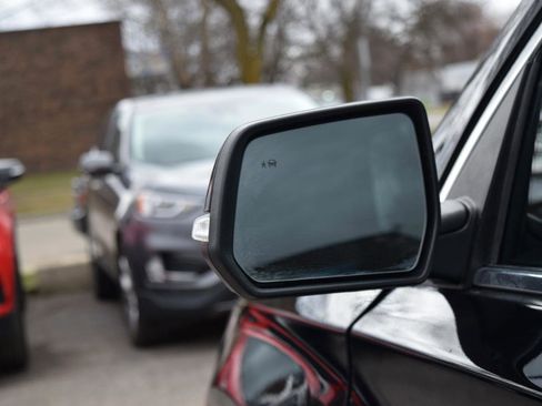 Used 2021 Chevrolet Traverse LT w/ LT Premium Package image 11