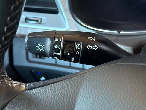 Used 2017 Hyundai Santa Fe Limited AWD/4WD image 33