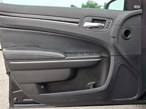 Used 2023 Chrysler 300 S w/ Comfort Group RWD image 13