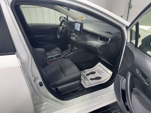 Used 2023 Toyota Corolla LE w/ LE Convenience Package image 10