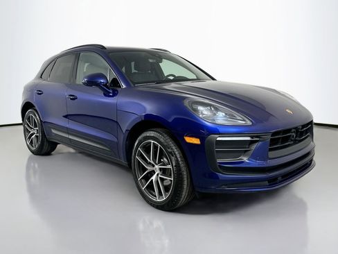 Certified 2025 Porsche Macan image 9