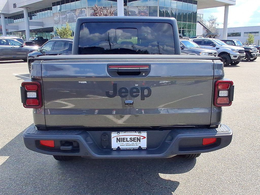 Used 2025 Jeep Gladiator Sport AWD/4WD image 29