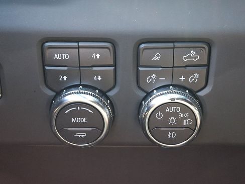 Used 2024 GMC Sierra 1500 AT4 w/ Technology Package AWD/4WD image 25