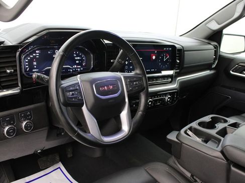 Used 2025 GMC Sierra 1500 SLT AWD/4WD image 16